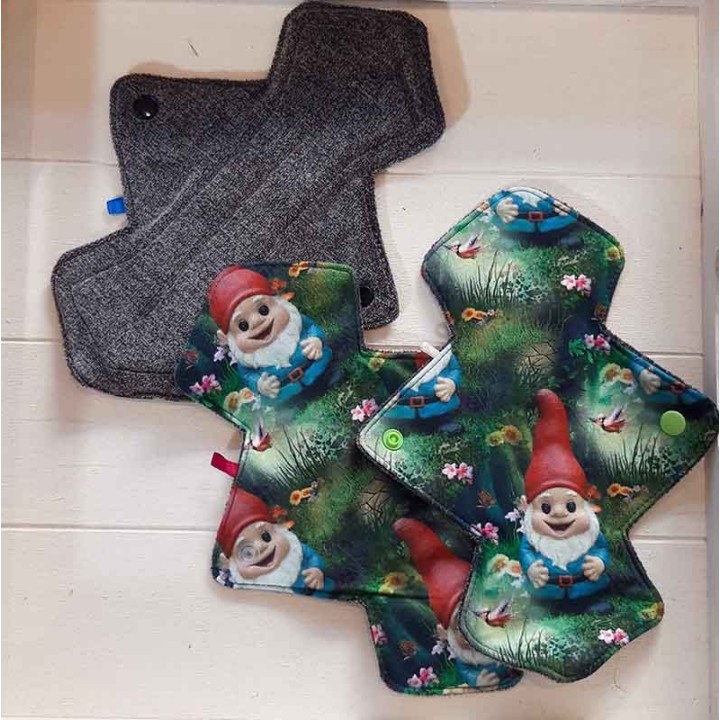 Serviette hygiénique lavable gnomes 2