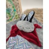 Doudou lapin Sacha gris et bordeaux